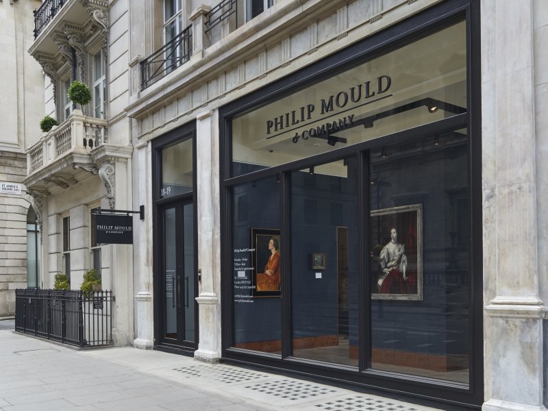 RCL Support Opening of New Philip Mould gallery With Remote Controlled Lighting Solution