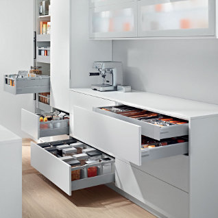 http://www.designcurial.com/Uploads/directories/article/blum_to_display_kitchen_fittings_solutions_at_sydney_indesign_130709/tandembox-antaro.jpg