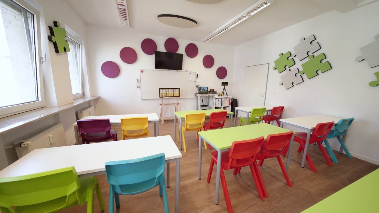 MeinBrain School Frankfurt creates colourful learning spaces with Postura+