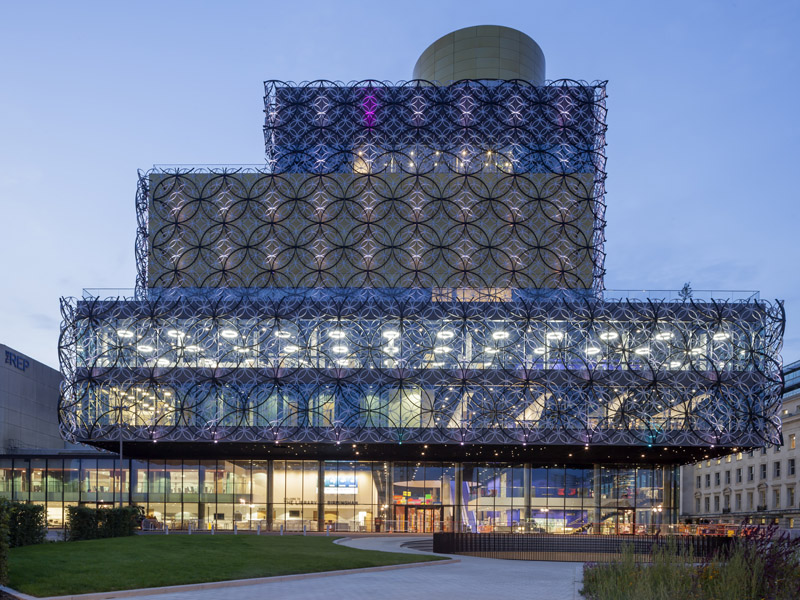 Robe and Crown: Birmingham's new library