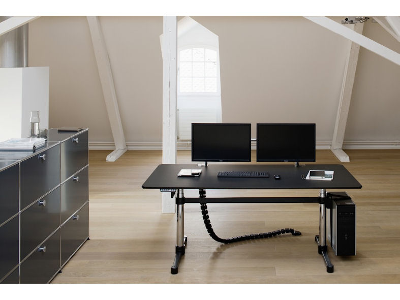 USM Kitos Desk with Sit Stand height adjustment