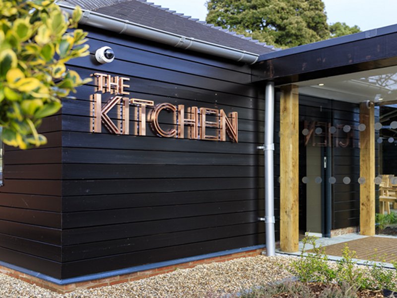 Chewton Glen gets cooking with Neolith®