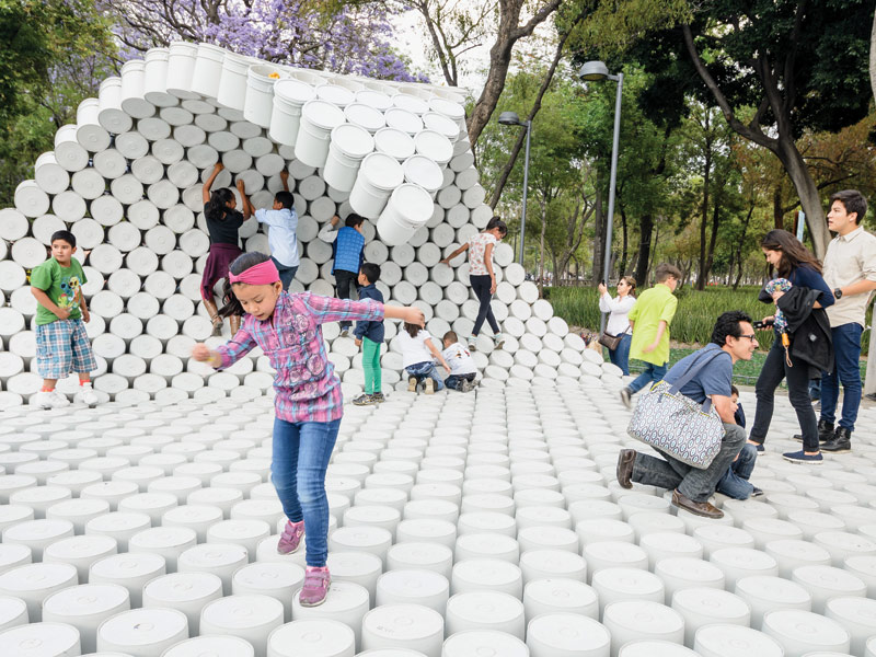5468796 Architecture and Factor Eficiencia / One Bucket at a Time installation, Mexico City